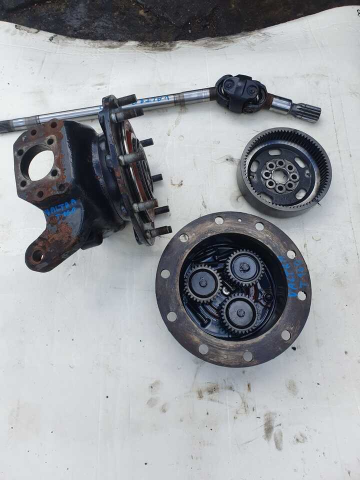 Valtra T190 - Zwolnica - Zwrotnica - Półoś - Skrzynia - Silnik - Siłowniki - Tylny WOM - Steering knuckle for Agricultural machinery: picture 5 Valtra T190 - Zwolnica - Zwrotnica - Półoś - Skrzynia - Silnik - Siłowniki - Tylny WOM - Steering knuckle for Agricultural machinery: picture 5