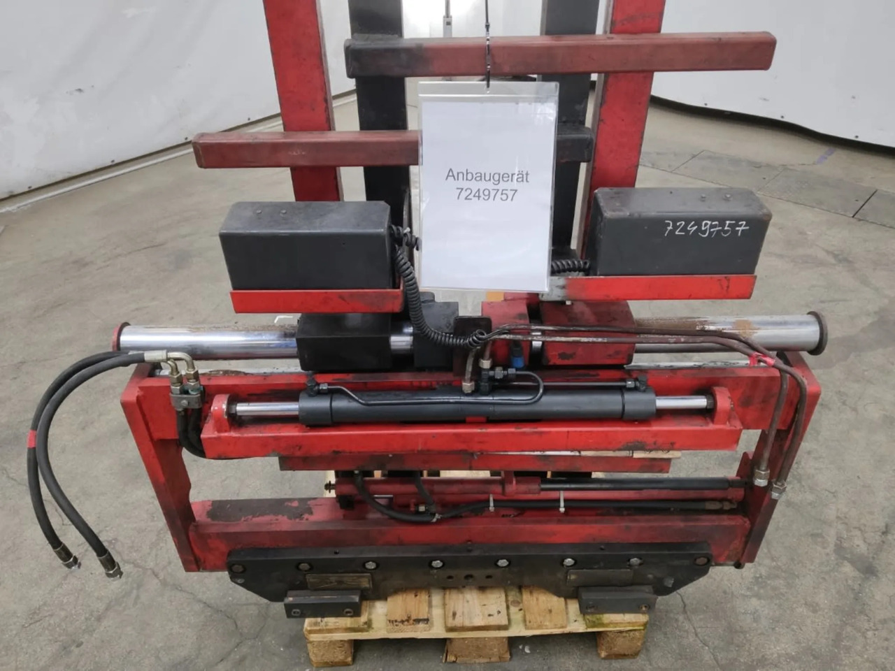 Meyer 6-5208F - Attachment for Material handling equipment: picture 4 Meyer 6-5208F - Attachment for Material handling equipment: picture 4