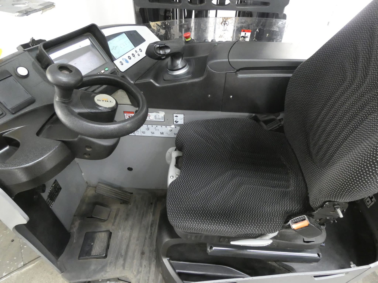 STILL FM-X17 - Reach truck: picture 4 STILL FM-X17 - Reach truck: picture 4
