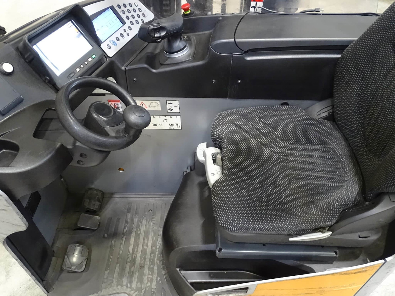 STILL FM-X17 - Reach truck: picture 4 STILL FM-X17 - Reach truck: picture 4