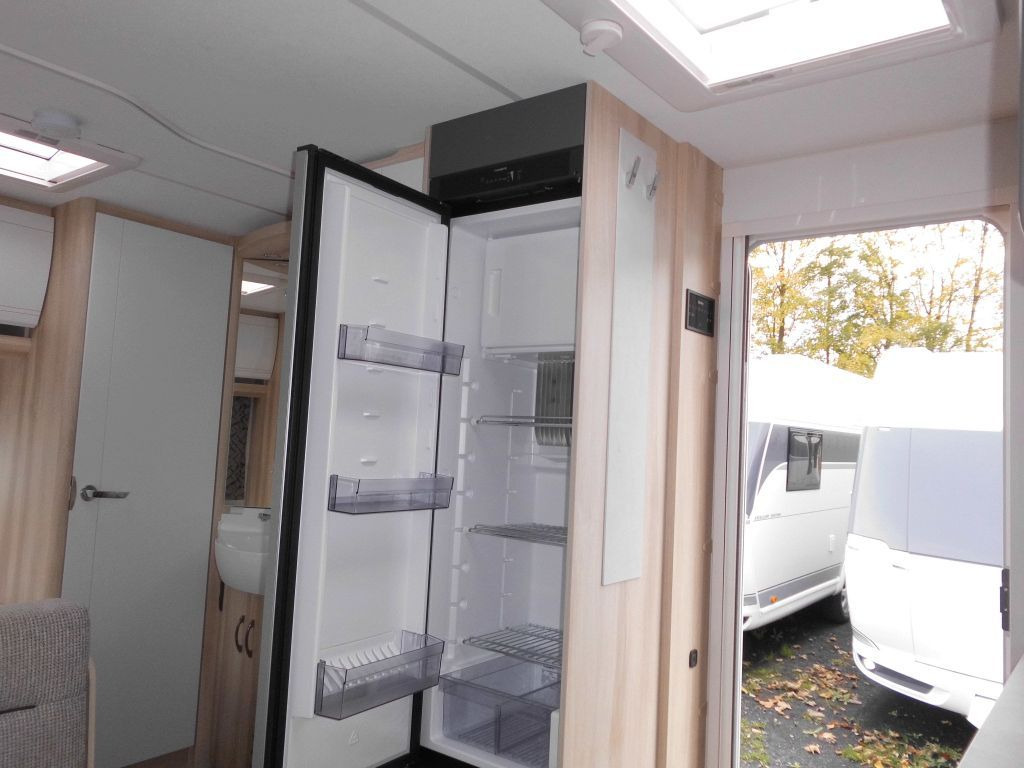 Caravan Hobby De Luxe 400 SFe 1500kg., Fahrradträger: picture 11 Caravan Hobby De Luxe 400 SFe 1500kg., Fahrradträger: picture 11