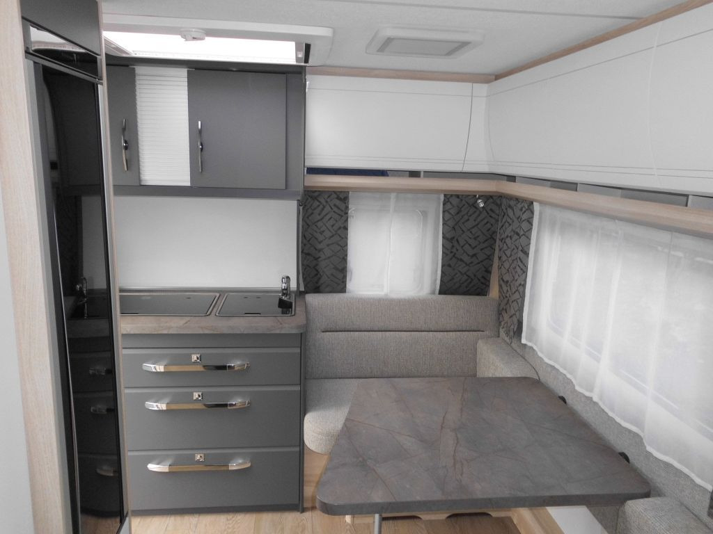 Caravan Hobby De Luxe 400 SFe 1500kg., Fahrradträger: picture 7 Caravan Hobby De Luxe 400 SFe 1500kg., Fahrradträger: picture 7