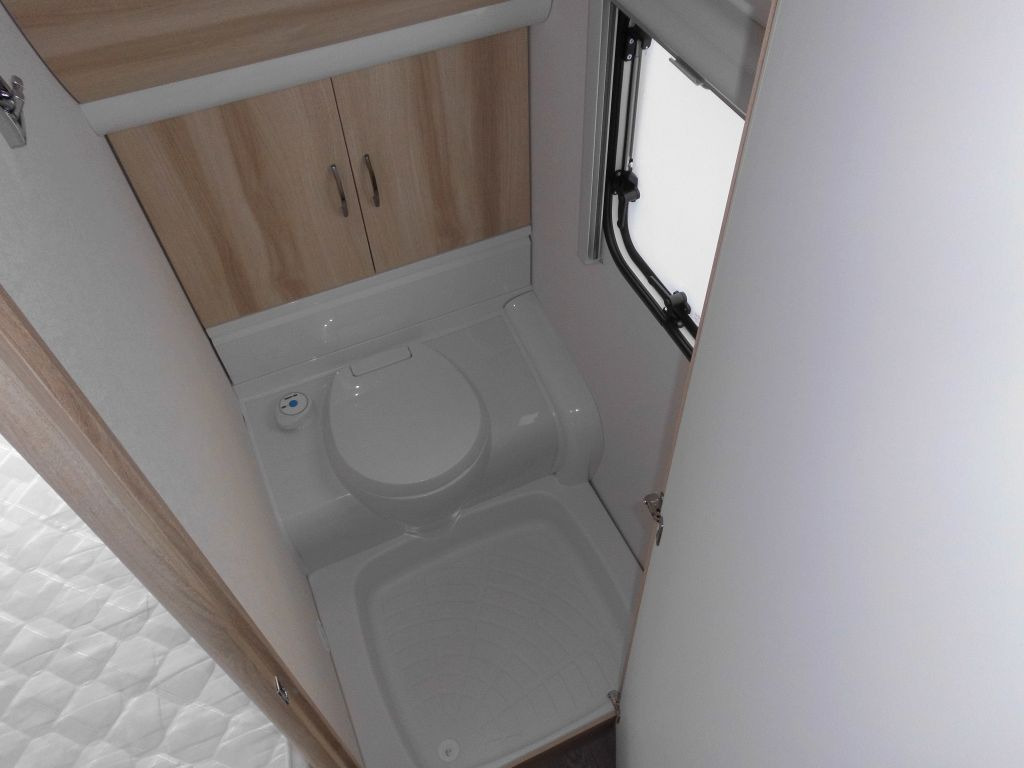 Caravan Hobby De Luxe 400 SFe 1500kg., Fahrradträger: picture 15 Caravan Hobby De Luxe 400 SFe 1500kg., Fahrradträger: picture 15