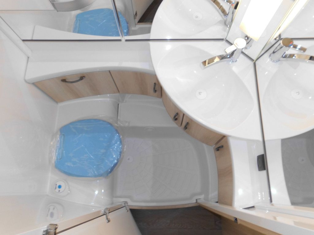 Caravan Hobby De Luxe 490 KMF 2026 GARAGE AUTARK 1800kg.+++: picture 15 Caravan Hobby De Luxe 490 KMF 2026 GARAGE AUTARK 1800kg.+++: picture 15