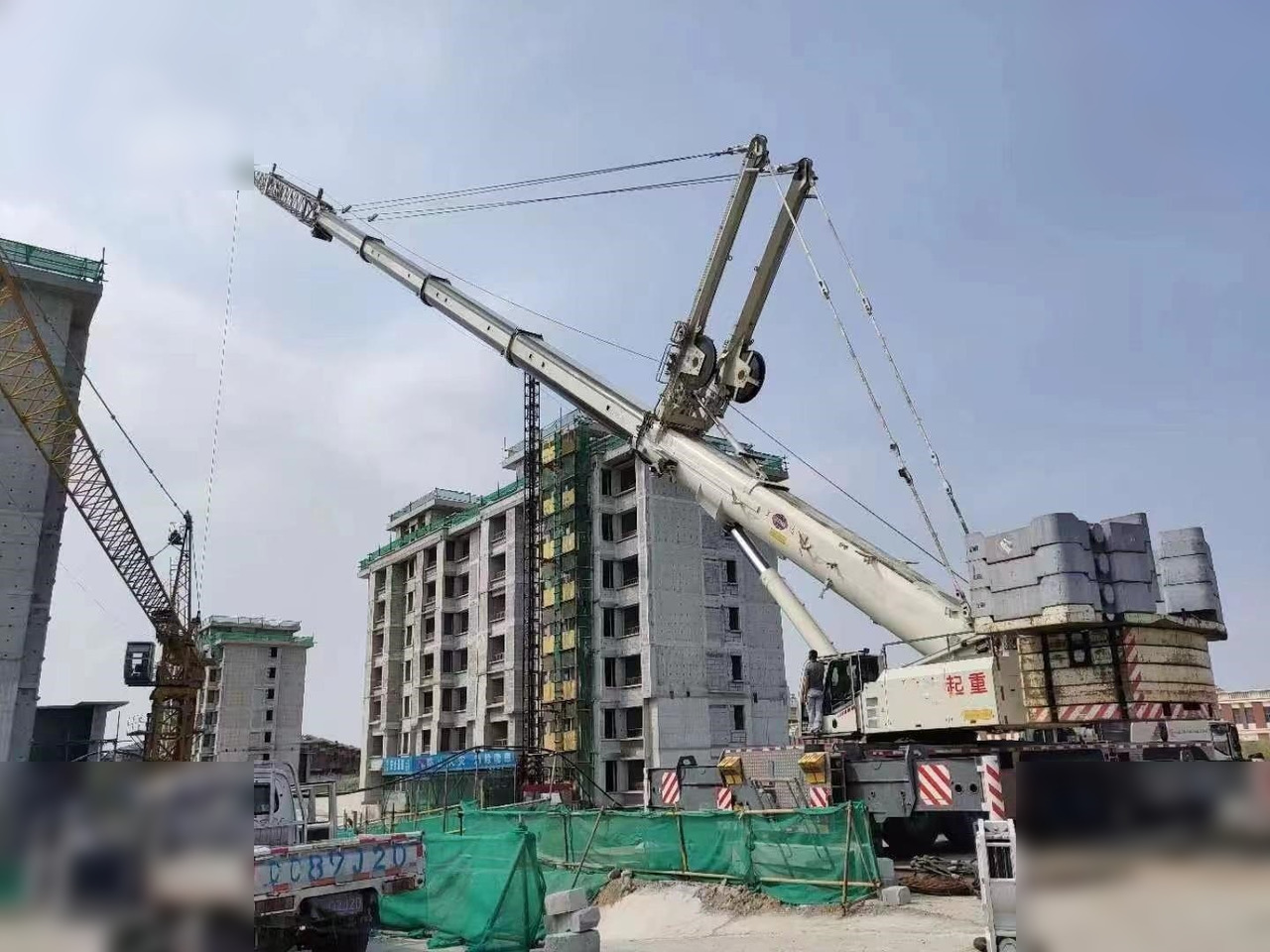 2009 DEMAG AC 350-1 - All terrain crane: picture 4 2009 DEMAG AC 350-1 - All terrain crane: picture 4