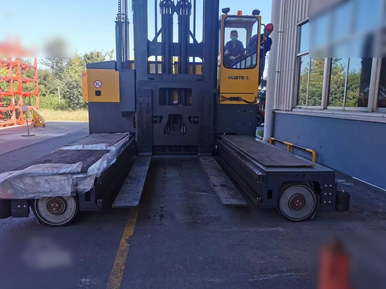 2017 HUBTEX MQ130 - Side loader: picture 3 2017 HUBTEX MQ130 - Side loader: picture 3