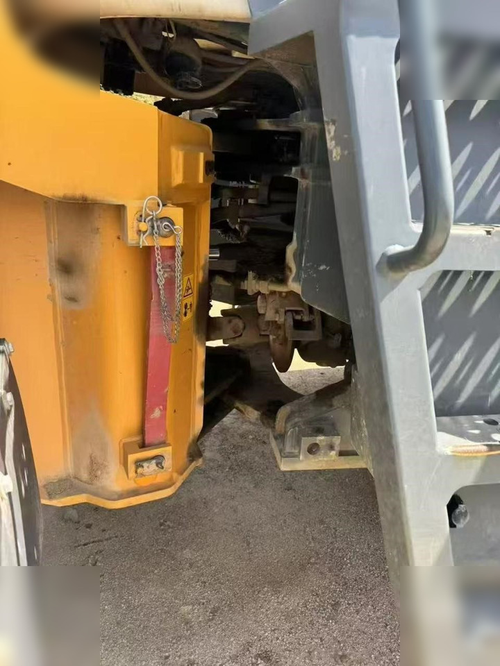 Wheel loader 2020 LIEBHERR L550: picture 6