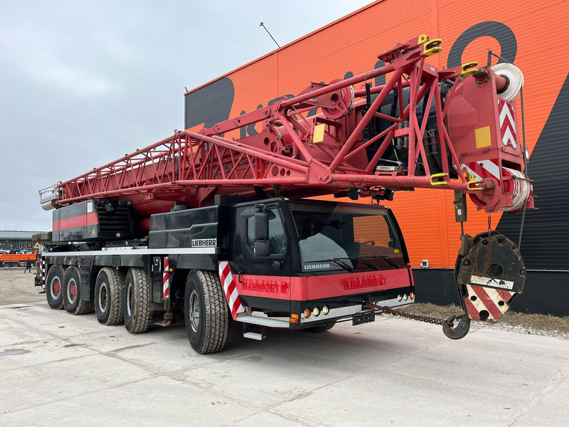 Liebherr LTM 1220-5.2 10x6 MAX. LIFTING CAPACITY 220 ton / MAX. LIFTING HEIGHT 101 m - Mobile crane: picture 4 Liebherr LTM 1220-5.2 10x6 MAX. LIFTING CAPACITY 220 ton / MAX. LIFTING HEIGHT 101 m - Mobile crane: picture 4