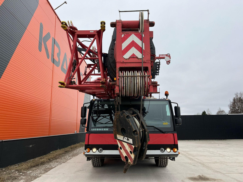 Liebherr LTM 1220-5.2 10x6 MAX. LIFTING CAPACITY 220 ton / MAX. LIFTING HEIGHT 101 m - Mobile crane: picture 3 Liebherr LTM 1220-5.2 10x6 MAX. LIFTING CAPACITY 220 ton / MAX. LIFTING HEIGHT 101 m - Mobile crane: picture 3