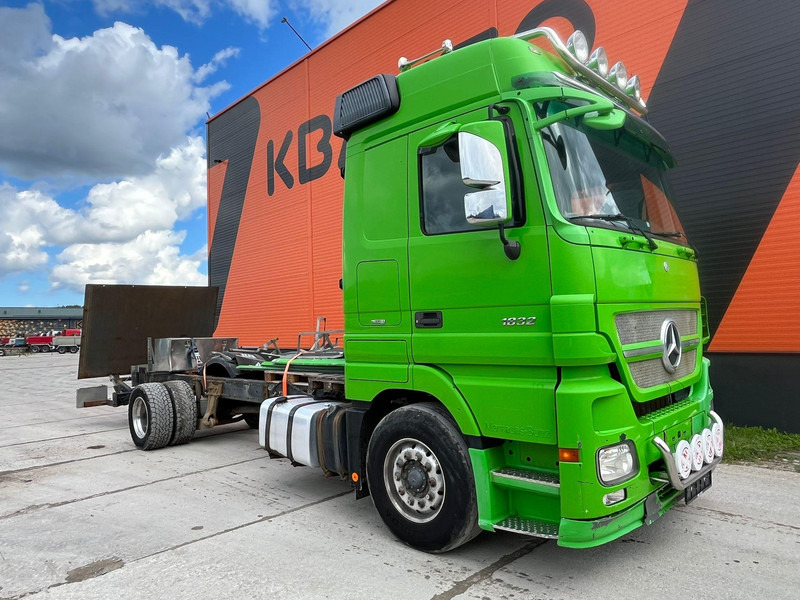 Mercedes-Benz Actros 1832 4x2 V6 ENGINE / CHASSIS L=7100 mm - Cab chassis truck: picture 4 Mercedes-Benz Actros 1832 4x2 V6 ENGINE / CHASSIS L=7100 mm - Cab chassis truck: picture 4