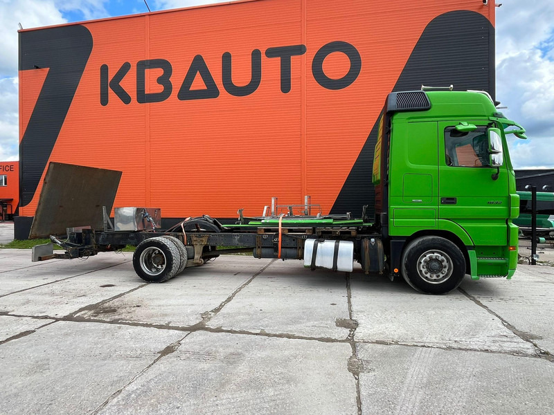 Mercedes-Benz Actros 1832 4x2 V6 ENGINE / CHASSIS L=7100 mm - Cab chassis truck: picture 5 Mercedes-Benz Actros 1832 4x2 V6 ENGINE / CHASSIS L=7100 mm - Cab chassis truck: picture 5