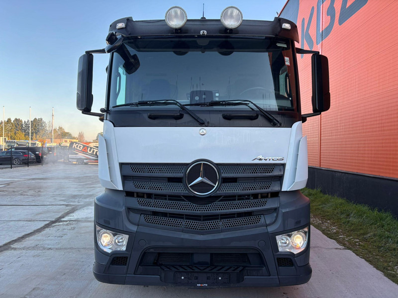 Mercedes-Benz Antos 2545 6x2*4 SUPRA 850 / BOX L=9489 mm / LOW MILEAGE ! - Refrigerator truck: picture 2 Mercedes-Benz Antos 2545 6x2*4 SUPRA 850 / BOX L=9489 mm / LOW MILEAGE ! - Refrigerator truck: picture 2