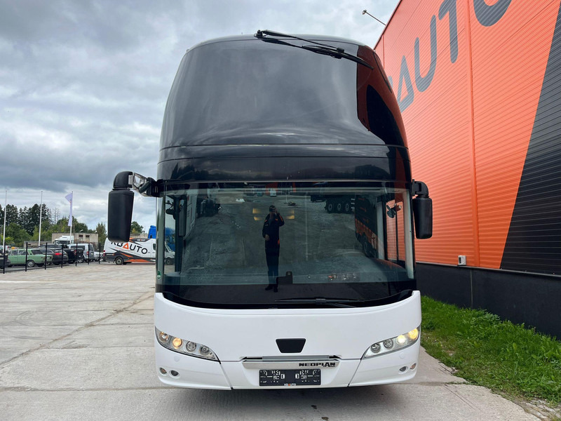 Neoplan SKYLINER L 6x2*4 77 SEATS / AC / AUXILIARY HEATING / WC - Double-decker bus: picture 2 Neoplan SKYLINER L 6x2*4 77 SEATS / AC / AUXILIARY HEATING / WC - Double-decker bus: picture 2