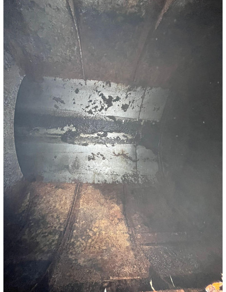 Vacuum truck Scania P 94 4x2 TANK 9000 I + 1200 l / VACUUM Jurop PR150 / PRESSURE Pratissoli 150 bar / 102 l/min: picture 14 Vacuum truck Scania P 94 4x2 TANK 9000 I + 1200 l / VACUUM Jurop PR150 / PRESSURE Pratissoli 150 bar / 102 l/min: picture 14