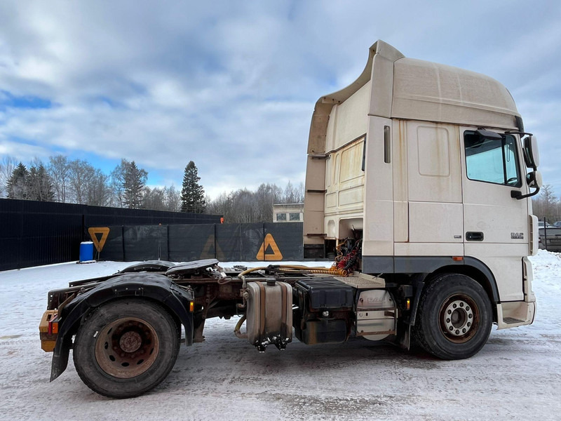 DAF XF 105.410 4x2 NOT ROADWORTHY ! / HYDRAULICS - Tractor unit: picture 5 DAF XF 105.410 4x2 NOT ROADWORTHY ! / HYDRAULICS - Tractor unit: picture 5