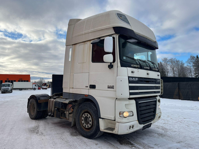 DAF XF 105.410 4x2 NOT ROADWORTHY ! / HYDRAULICS - Tractor unit: picture 4 DAF XF 105.410 4x2 NOT ROADWORTHY ! / HYDRAULICS - Tractor unit: picture 4