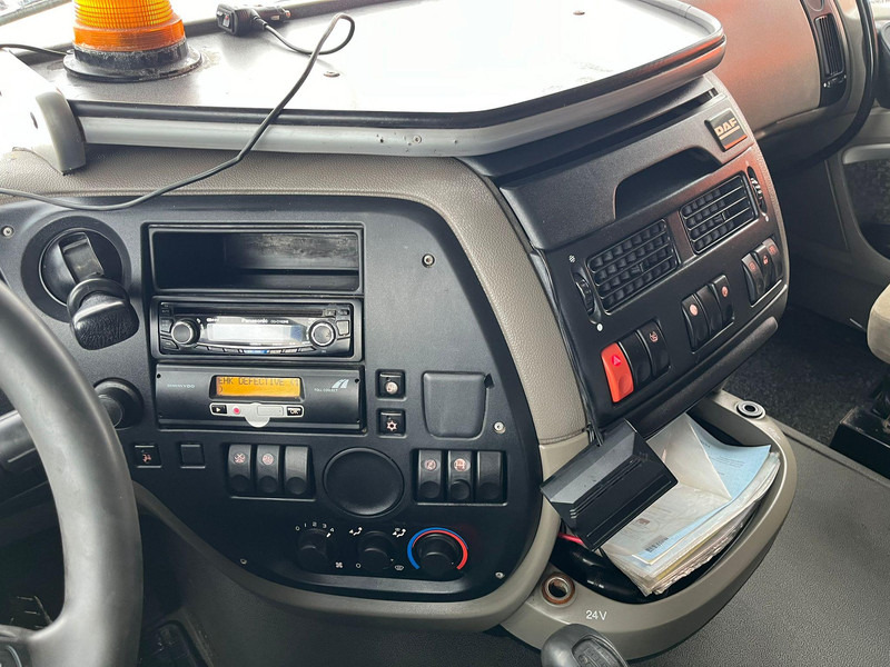 Tractor unit DAF XF 105.410 4x2 NOT ROADWORTHY ! / HYDRAULICS: picture 16