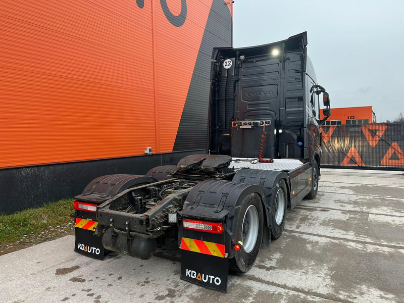 Volvo FH 16 750 6x4 GCW 70 ton / RETARDER / HYDRAULICS / TANDEM AXLE LIFT - Tractor unit: picture 5 Volvo FH 16 750 6x4 GCW 70 ton / RETARDER / HYDRAULICS / TANDEM AXLE LIFT - Tractor unit: picture 5