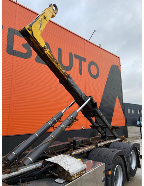 Hook lift truck, Crane truck Volvo FH 16 650 6x2 PK 18502 / PALFINGER T 20 ton / RETARDER: picture 11