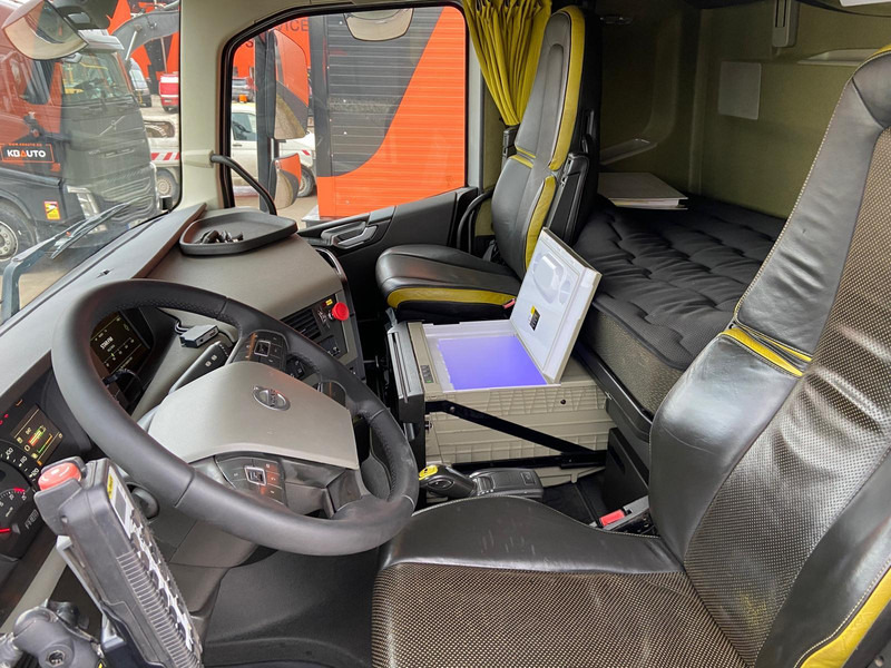 Hook lift truck, Crane truck Volvo FH 16 650 6x2 PK 18502 / PALFINGER T 20 ton / RETARDER: picture 18