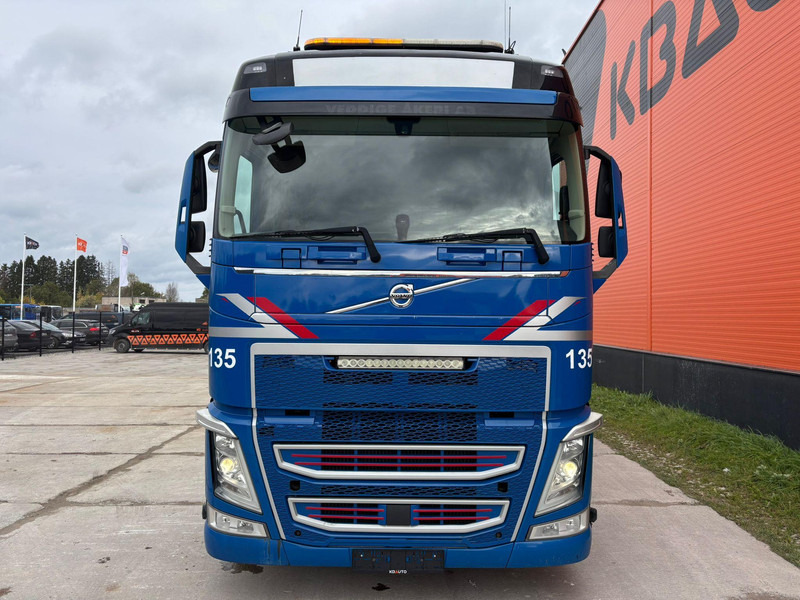 Volvo FH 500 8x4*4 FOR SALE AS CHASSIS / GCW 70 ton / PTO / CHASSIS L=6420 mm - Cab chassis truck: picture 3 Volvo FH 500 8x4*4 FOR SALE AS CHASSIS / GCW 70 ton / PTO / CHASSIS L=6420 mm - Cab chassis truck: picture 3