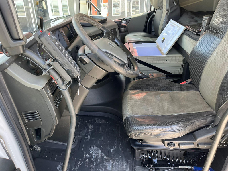 Hook lift truck Volvo FH 540 6x4 HIAB 21 ton / L=5600 mm / RETARDER / TANDEM AXLE LIFT: picture 20