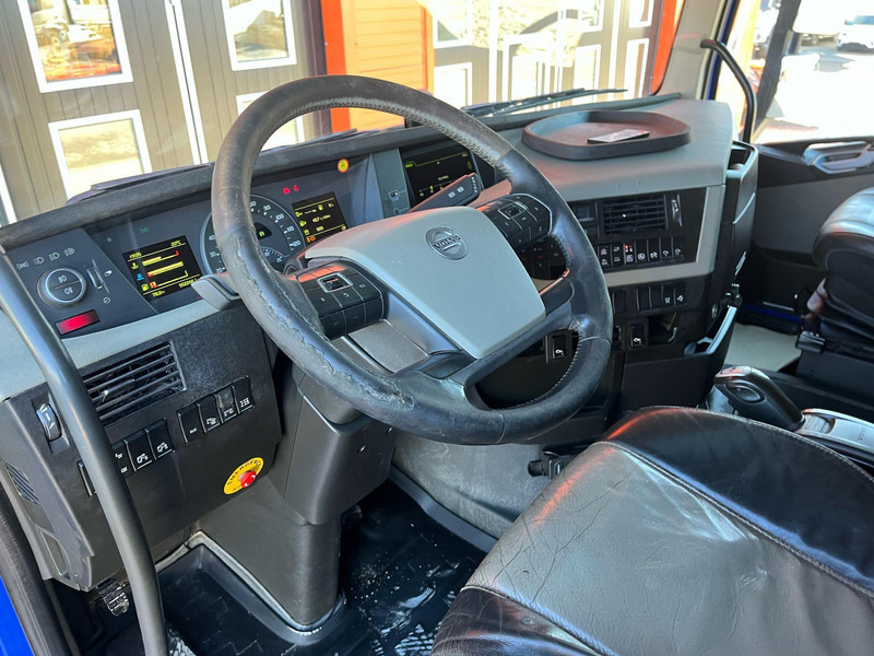 Interior photo 1: Tipper Volvo FH 540 8x4*4 BOX L=6145 mm