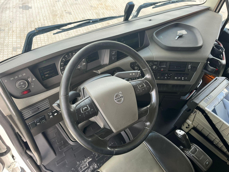 Tipper Volvo FH 540 8x4 RETARDER / TANDEM AXLE LIFT / BOX L=5501 mm: picture 16