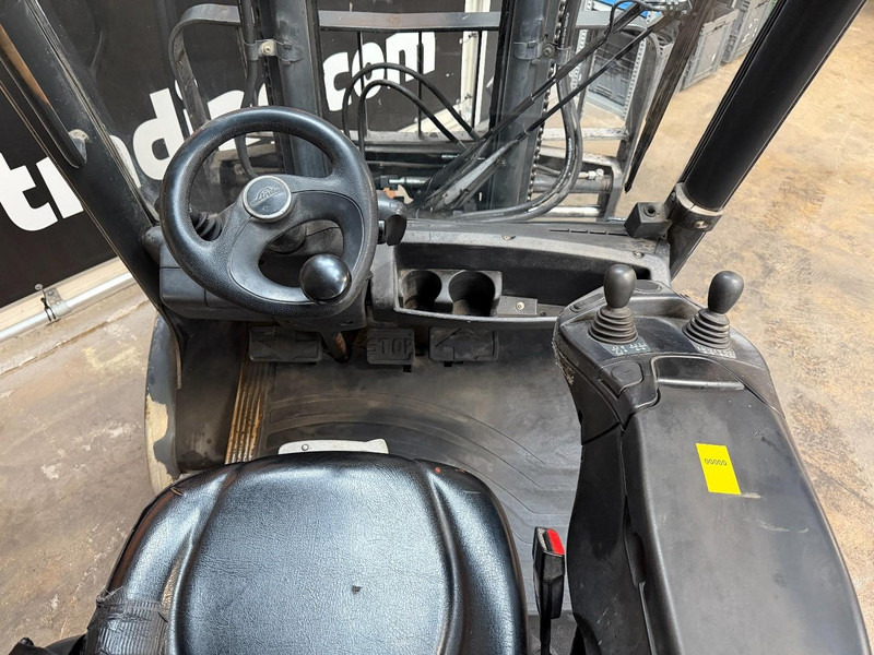 Linde H30D-02 - Diesel forklift: picture 5 Linde H30D-02 - Diesel forklift: picture 5