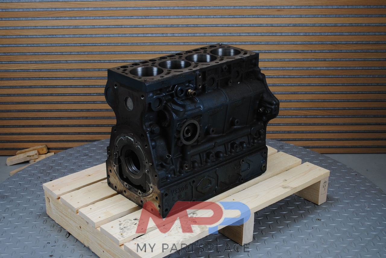Kubota Blok Kubota V3300 - Cylinder block for Construction machinery: picture 1 Kubota Blok Kubota V3300 - Cylinder block for Construction machinery: picture 1