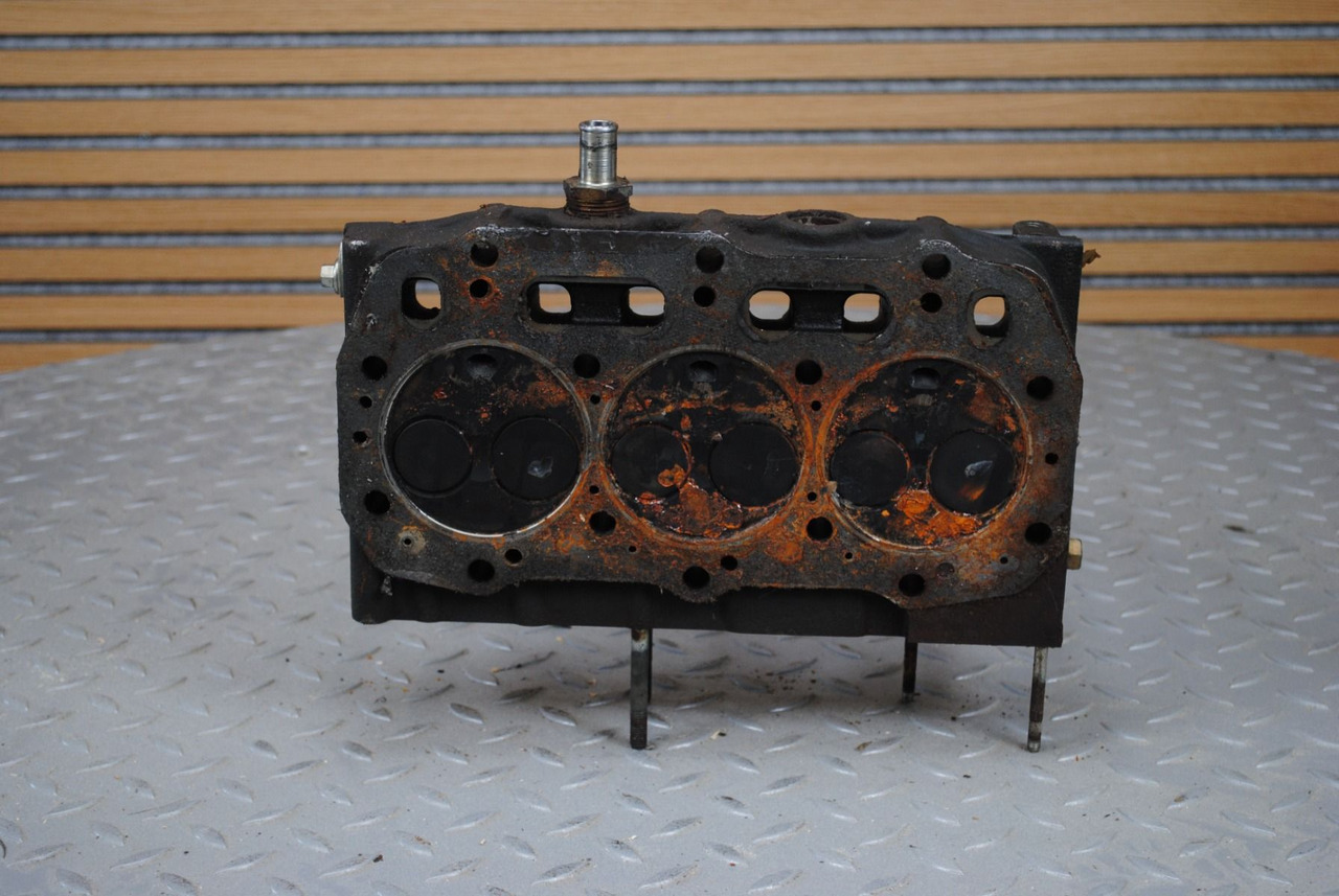 Perkins Cilinderkop Perkins 403-15 - Cylinder head: picture 1 Perkins Cilinderkop Perkins 403-15 - Cylinder head: picture 1