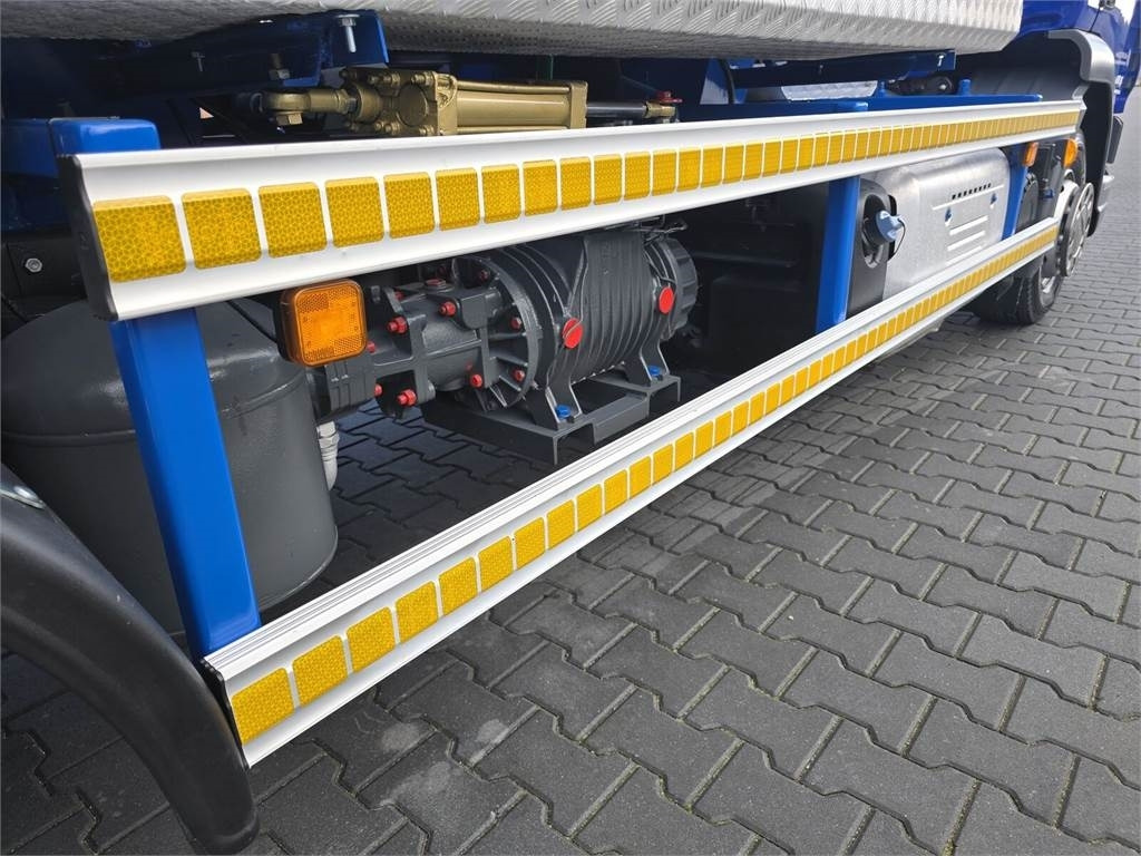 DAF LF EURO 6 WUKO for collecting liquid waste from se - Vacuum truck: picture 4 DAF LF EURO 6 WUKO for collecting liquid waste from se - Vacuum truck: picture 4