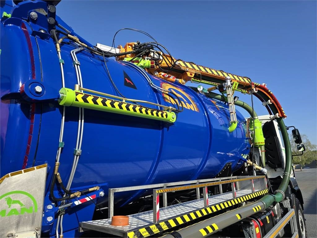 Leasing of MAN TGM 4x4 GAMON PW8 for collecting liquid waste sepa  MAN TGM 4x4 GAMON PW8 for collecting liquid waste sepa: picture 23 Leasing of MAN TGM 4x4 GAMON PW8 for collecting liquid waste sepa  MAN TGM 4x4 GAMON PW8 for collecting liquid waste sepa: picture 23