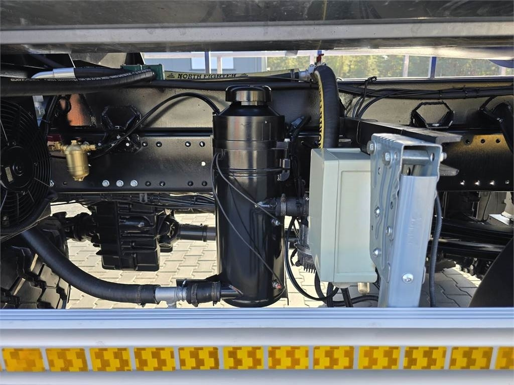 Leasing of MAN TGM 4x4 GAMON PW8 for collecting liquid waste sepa  MAN TGM 4x4 GAMON PW8 for collecting liquid waste sepa: picture 17 Leasing of MAN TGM 4x4 GAMON PW8 for collecting liquid waste sepa  MAN TGM 4x4 GAMON PW8 for collecting liquid waste sepa: picture 17