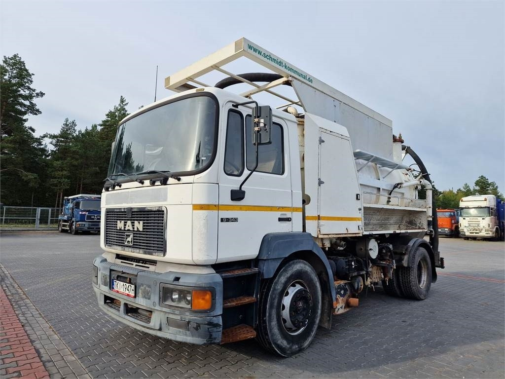 MAN WUKO MORO KOMBI FOR CHANNEL CLEANING - Vacuum truck: picture 3 MAN WUKO MORO KOMBI FOR CHANNEL CLEANING - Vacuum truck: picture 3