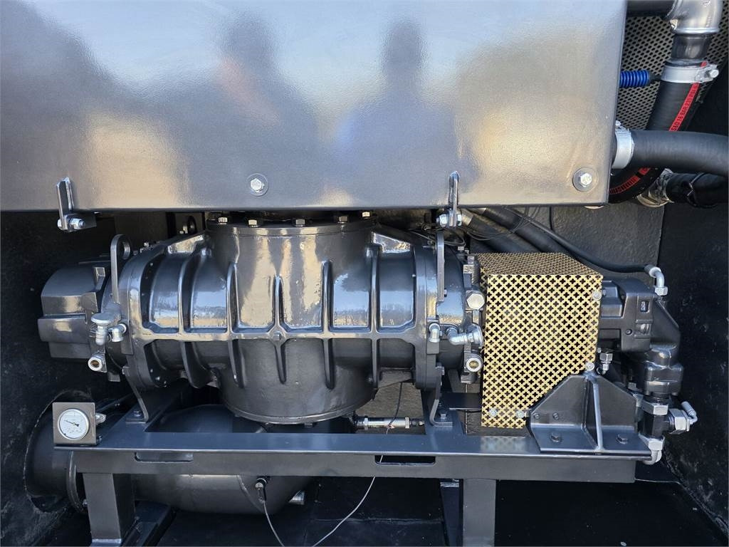 Leasing of  Scania Larsen FlexVac 311 Vacuum suction loader Scania Larsen FlexVac 311 Vacuum suction loader: picture 15