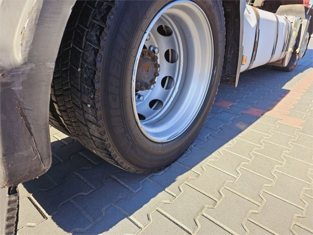 Leasing of Volvo FH13 XXL MANUAL 420 EURO 5 2011 r MEGA LOW DECK  Volvo FH13 XXL MANUAL 420 EURO 5 2011 r MEGA LOW DECK: picture 15 Leasing of Volvo FH13 XXL MANUAL 420 EURO 5 2011 r MEGA LOW DECK  Volvo FH13 XXL MANUAL 420 EURO 5 2011 r MEGA LOW DECK: picture 15