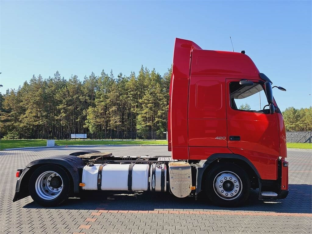 Leasing of Volvo FH13 XXL MANUAL 420 EURO 5 2011 r MEGA LOW DECK  Volvo FH13 XXL MANUAL 420 EURO 5 2011 r MEGA LOW DECK: picture 6 Leasing of Volvo FH13 XXL MANUAL 420 EURO 5 2011 r MEGA LOW DECK  Volvo FH13 XXL MANUAL 420 EURO 5 2011 r MEGA LOW DECK: picture 6