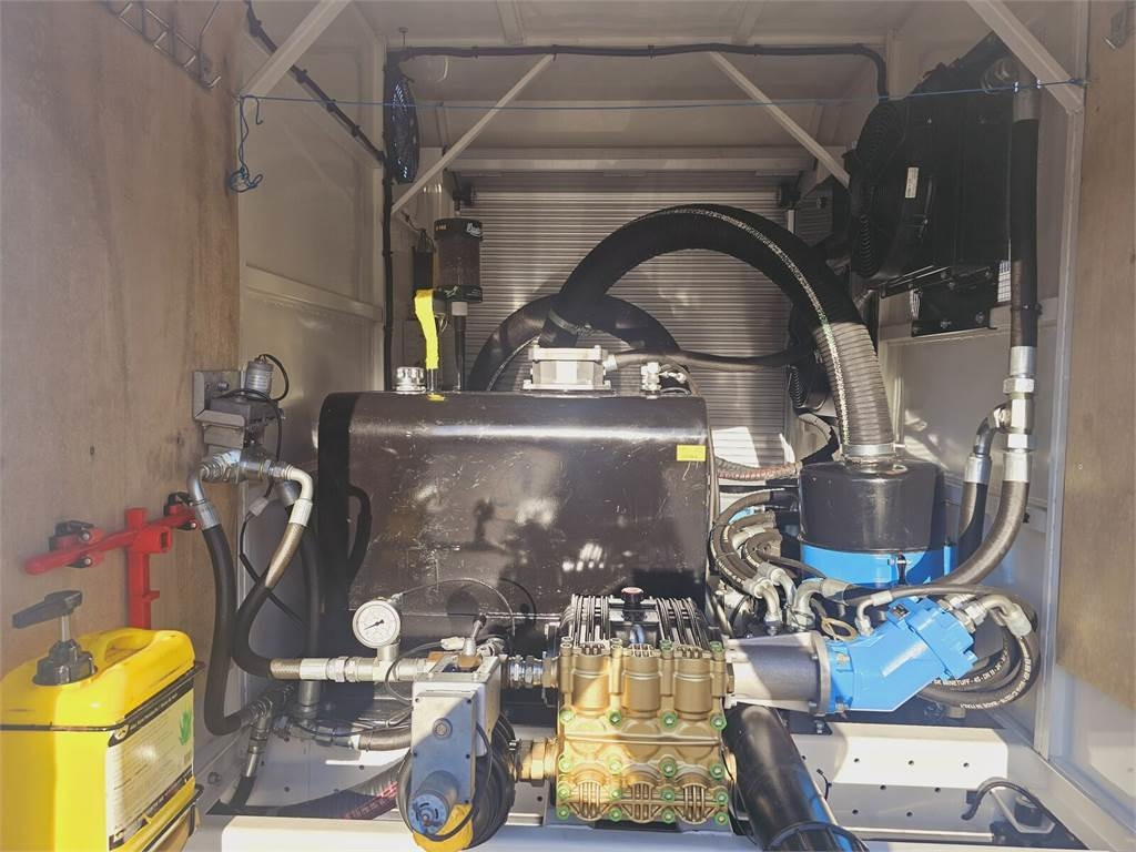 Leasing of Renault GAMA KANRO KOMBI 5000 WUKO FOR CHANNEL CLEANING Renault GAMA KANRO KOMBI 5000 WUKO FOR CHANNEL CLEANING: picture 19 Leasing of Renault GAMA KANRO KOMBI 5000 WUKO FOR CHANNEL CLEANING Renault GAMA KANRO KOMBI 5000 WUKO FOR CHANNEL CLEANING: picture 19