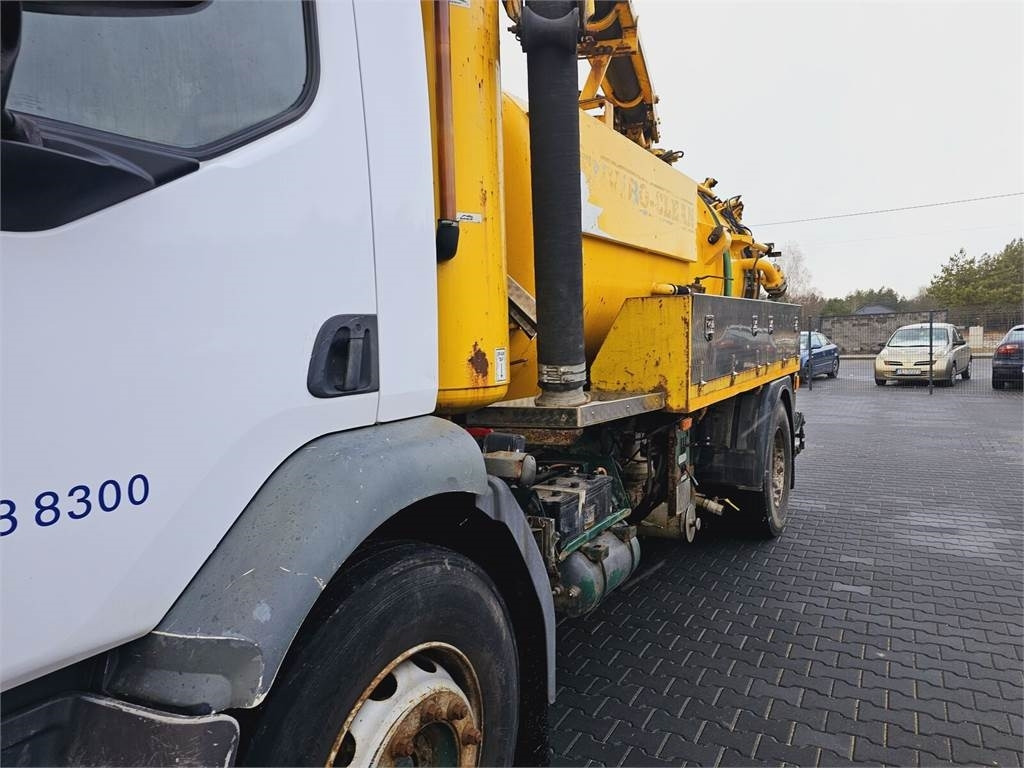 Vacuum truck Volvo FULLER TANKERS 2008 WUKO for collecting liquid was: picture 9