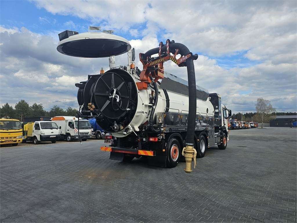 Volvo WUKO ADR ROLBA FOR CLEANING CHANNELS COMBI - Vacuum truck: picture 1 Volvo WUKO ADR ROLBA FOR CLEANING CHANNELS COMBI - Vacuum truck: picture 1