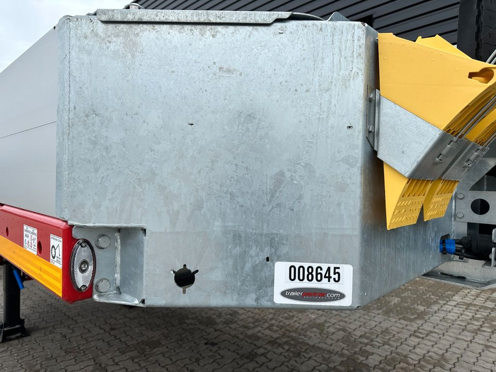 Faymonville Maxtrailer MAX 100 5 achs tieflader Faymonville Maxtrailer MAX 100 5 achs tieflader - Low loader semi-trailer: picture 3 Faymonville Maxtrailer MAX 100 5 achs tieflader Faymonville Maxtrailer MAX 100 5 achs tieflader - Low loader semi-trailer: picture 3