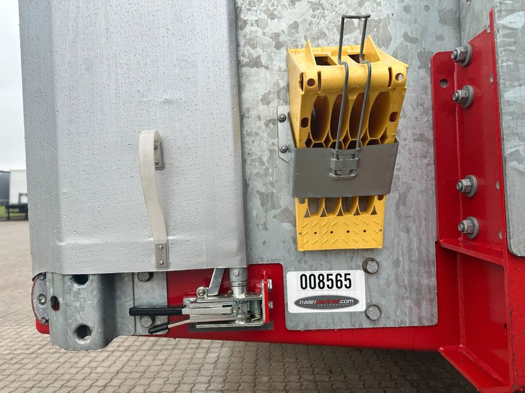 Faymonville Maxtrailer MAX 100 tieflader / Planenaufbau Faymonville Maxtrailer MAX 100 tieflader / Planenaufbau - Low loader semi-trailer: picture 3 Faymonville Maxtrailer MAX 100 tieflader / Planenaufbau Faymonville Maxtrailer MAX 100 tieflader / Planenaufbau - Low loader semi-trailer: picture 3