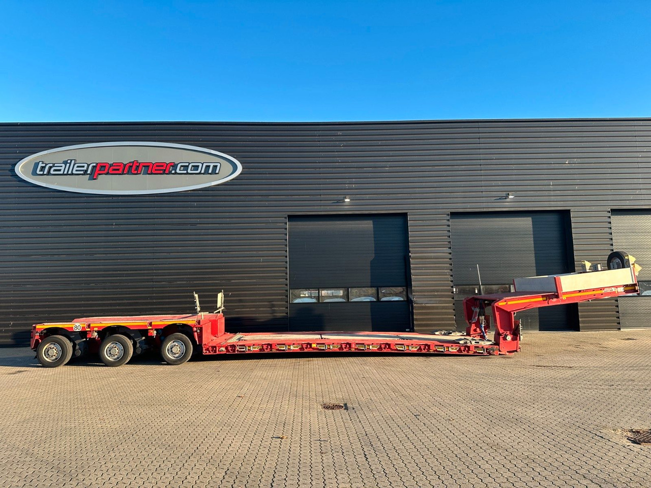 Faymonville Megamax 3 achs tiefbett / 3 x 12.000 kg Pendel - Low loader semi-trailer: picture 1 Faymonville Megamax 3 achs tiefbett / 3 x 12.000 kg Pendel - Low loader semi-trailer: picture 1