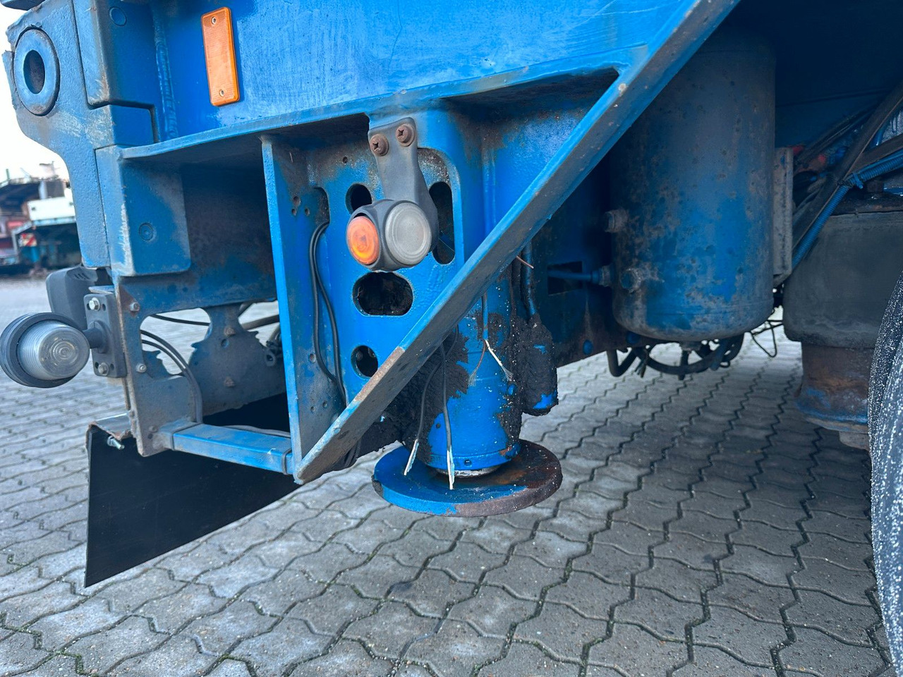 Goldhofer 4 achs tieflader / rampen /  4 x zwangsgelenkt - Low loader semi-trailer: picture 3 Goldhofer 4 achs tieflader / rampen /  4 x zwangsgelenkt - Low loader semi-trailer: picture 3