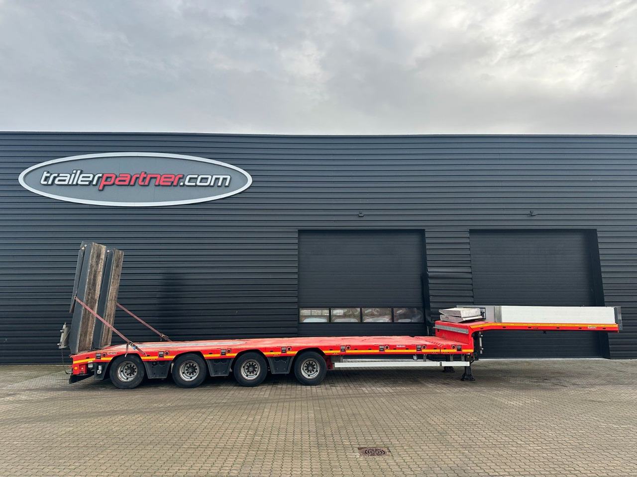 Goldhofer Stepstar 4 achs tieflader / Ausziehbar - Low loader semi-trailer: picture 1 Goldhofer Stepstar 4 achs tieflader / Ausziehbar - Low loader semi-trailer: picture 1