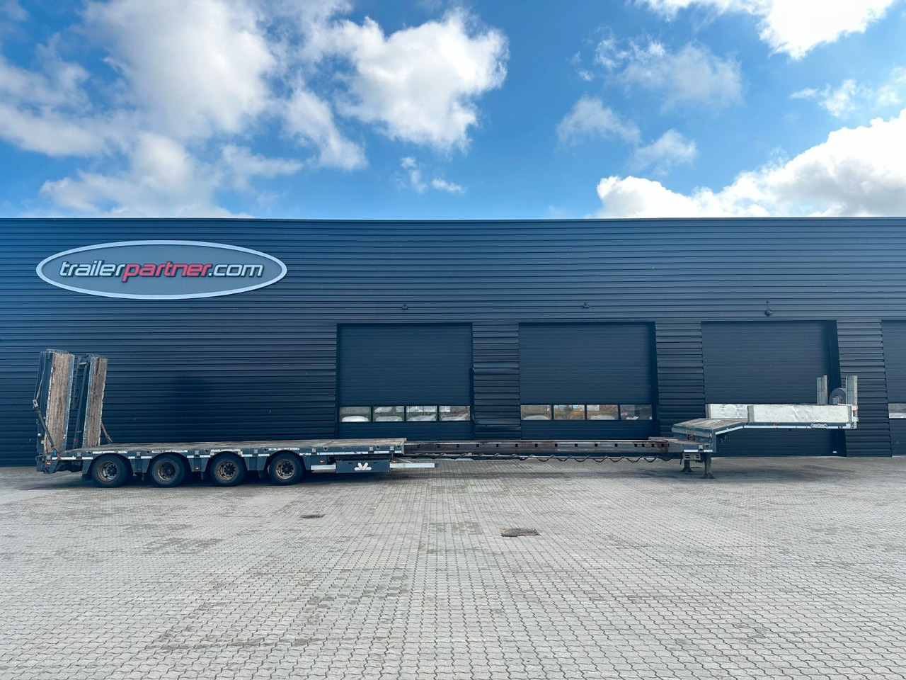 Low loader semi-trailer Nooteboom 4 achs Tieflader / Rampen / Ausziehbar: picture 9 Low loader semi-trailer Nooteboom 4 achs Tieflader / Rampen / Ausziehbar: picture 9