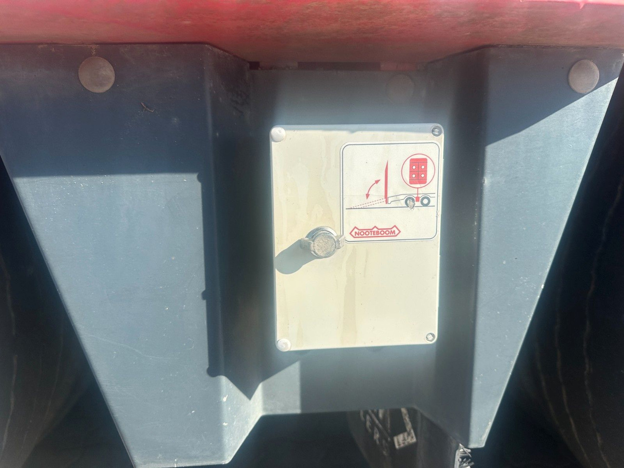 Nooteboom 4 achs anhänger / Doppelt rampen - Low loader trailer: picture 5 Nooteboom 4 achs anhänger / Doppelt rampen - Low loader trailer: picture 5