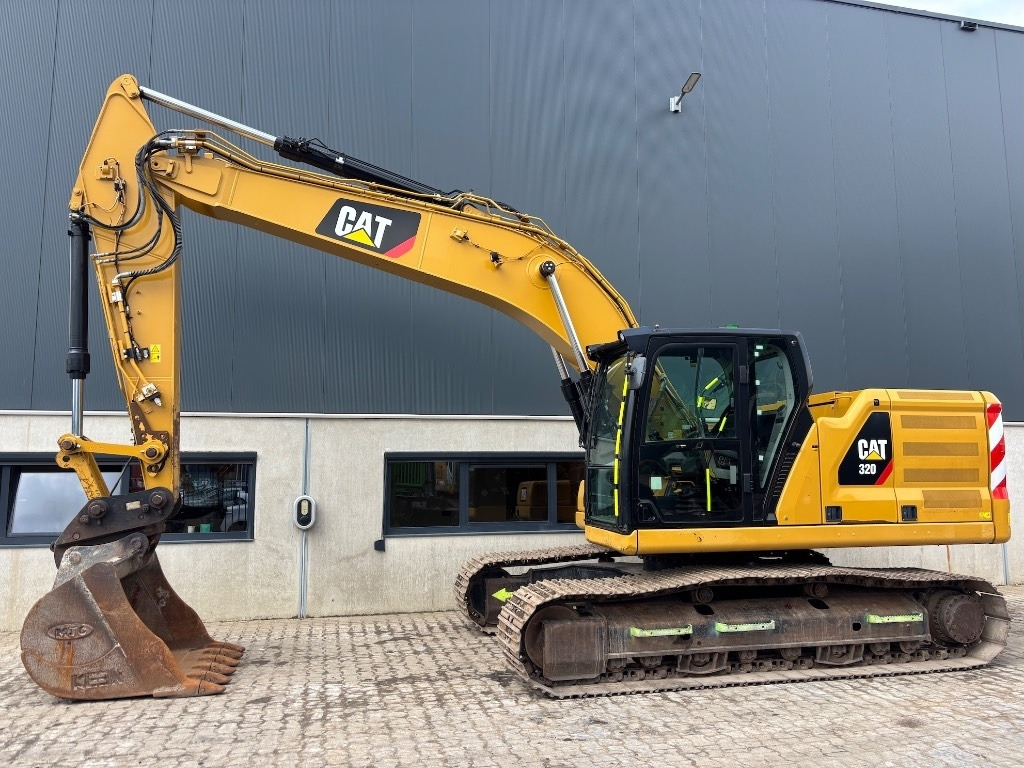 CAT 320 - Crawler excavator: picture 2 CAT 320 - Crawler excavator: picture 2