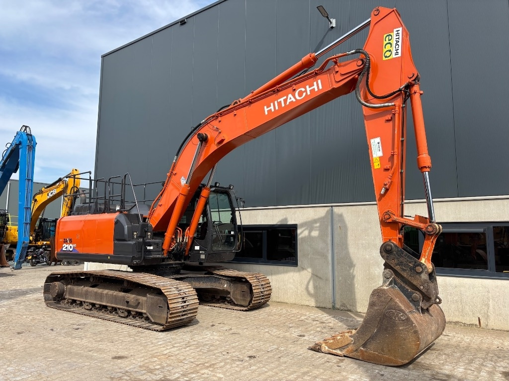 Crawler excavator Hitachi ZX 210 LC-6 - ZX210: picture 8